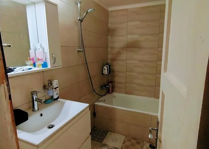 Your - In Front Of The 民宿 瓦爾納